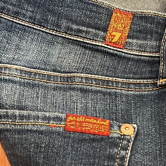 ⭐️ 7 for all Mankind Josefina Skinny Boyfriend Distressed Size 31 - Picture 6 of 11